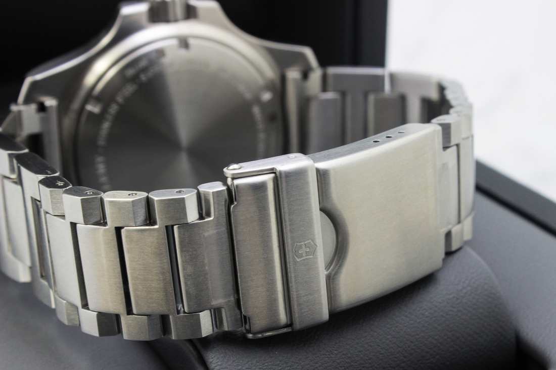 Đồng hồ chính hãng cao cấp