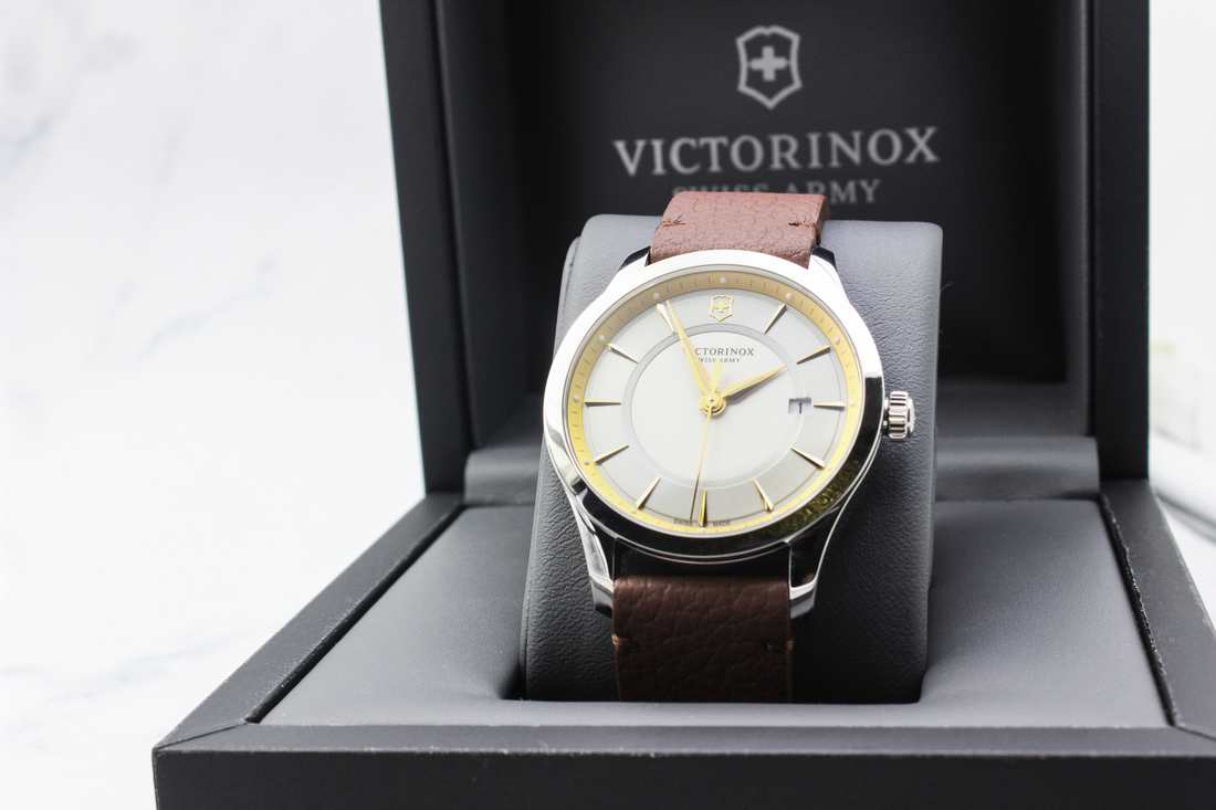 Đồng hồ chính hãng cao cấp