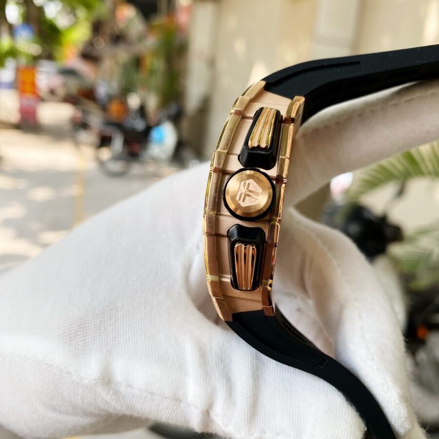 Đồng Hồ Tsar Bomba Quartz Tonneau Wristwatch TB8204Q-04