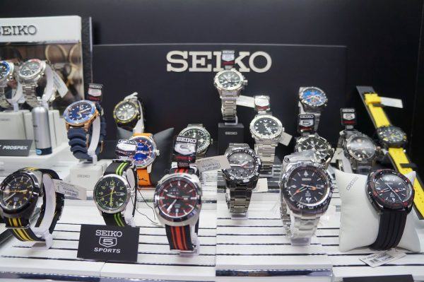 Review] Chiếc đồng hồ Seiko 4R39A chính hãng [Kèm giá]